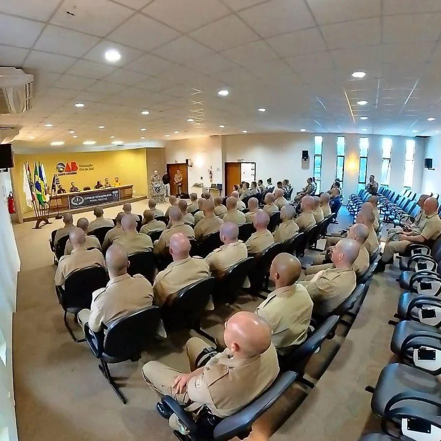 40 agentes participam de Curso de Táticas Policiais da 7ª Região de Polícia Militar na cidade de Rio do Sul