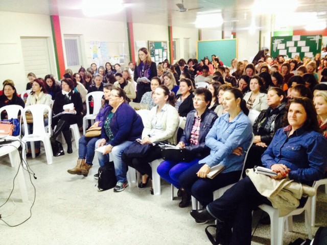 Professores estão reunidos em Ituporanga para elaborar proposta curricular da rede municipal de ensino do Alto Vale