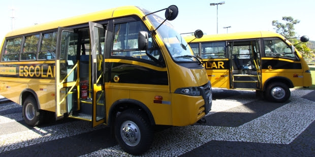 Ituporanga, Leoberto Leal e Presidente Nereu recebem novos ônibus para transporte escolar