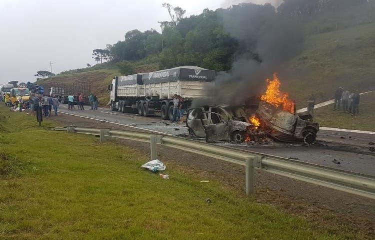 Acidentes nas rodovias de SC deixam 17 pessoas mortas entre sexta-feira e domingo