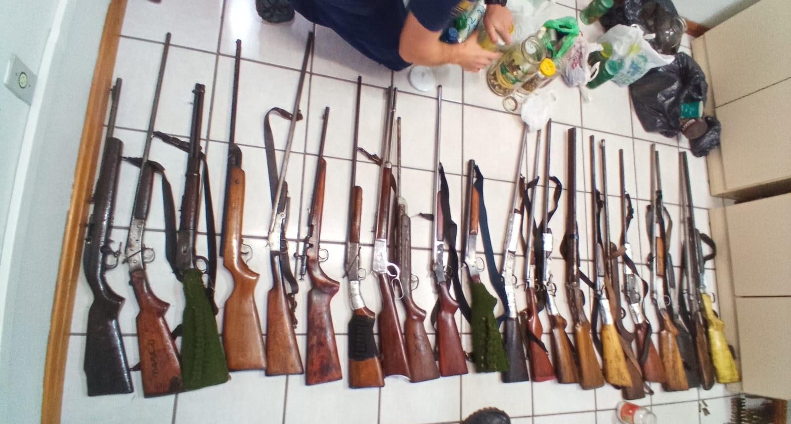 Arsenal de armas e munições é aprendido em Vidal Ramos pela Polícia Civil
