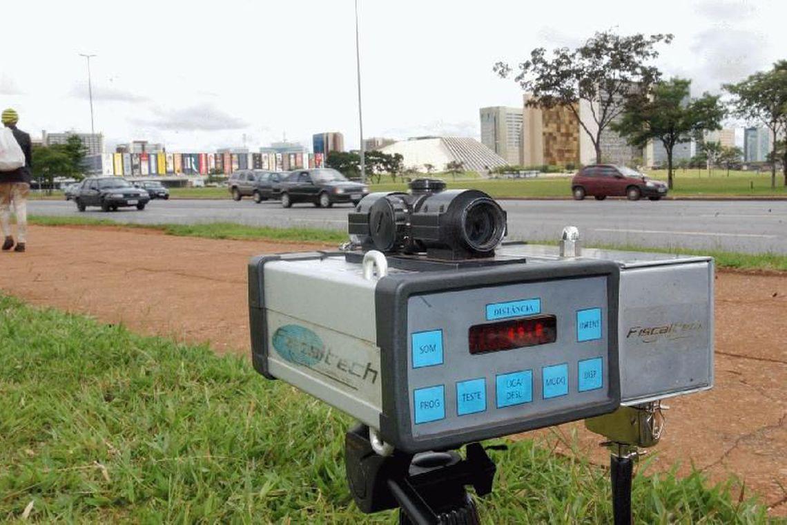 Bolsonaro manda suspender uso de radares nas rodovias federais