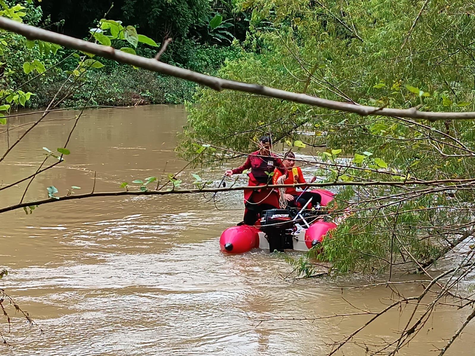 Bombeiros localizam corpo de homem desaparecido em rio no Alto Vale