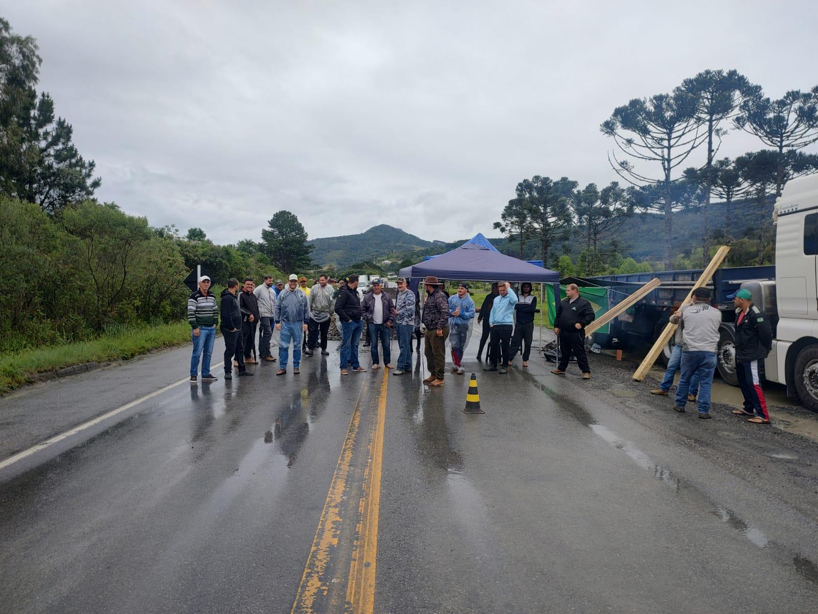 BR-282 na região de Santa Clara em Bom Retiro é liberada para o tráfego de todos os veículos