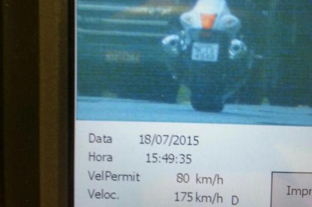 Motociclista é flagrado a 175 km/h na BR-470 em Pouso Redondo