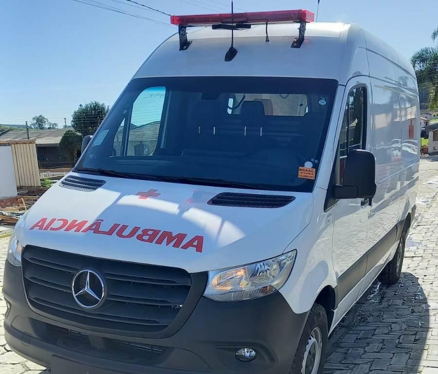 Chapadão do Lageado recebe nova ambulância