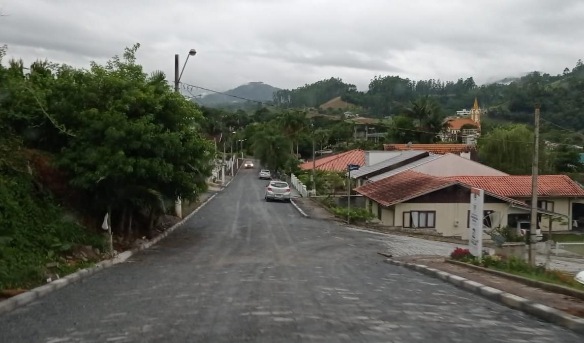 Concluída repavimentação da rua Henrique Kuster no município de Vidal Ramos