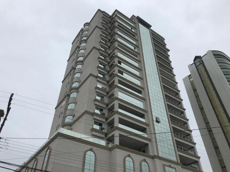 Criança de 7 anos morre após cair de prédio de 18 andares em Piçarras, no Litoral Norte de SC 