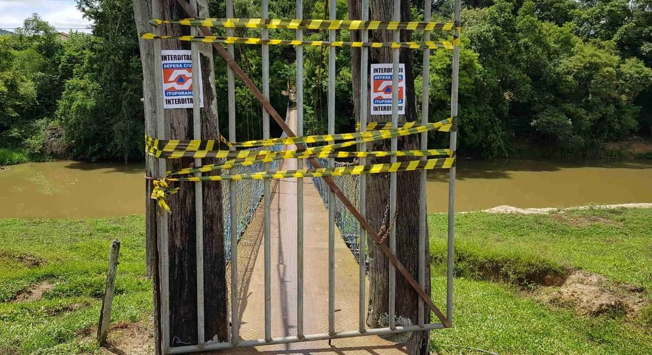 Defesa Civil interdita Ponte Pênsil no Cerro Negro em Ituporanga