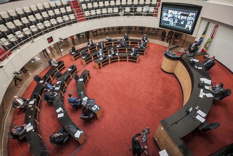 Definidos presidente, vice e relator da comissão do impeachment de Moisés