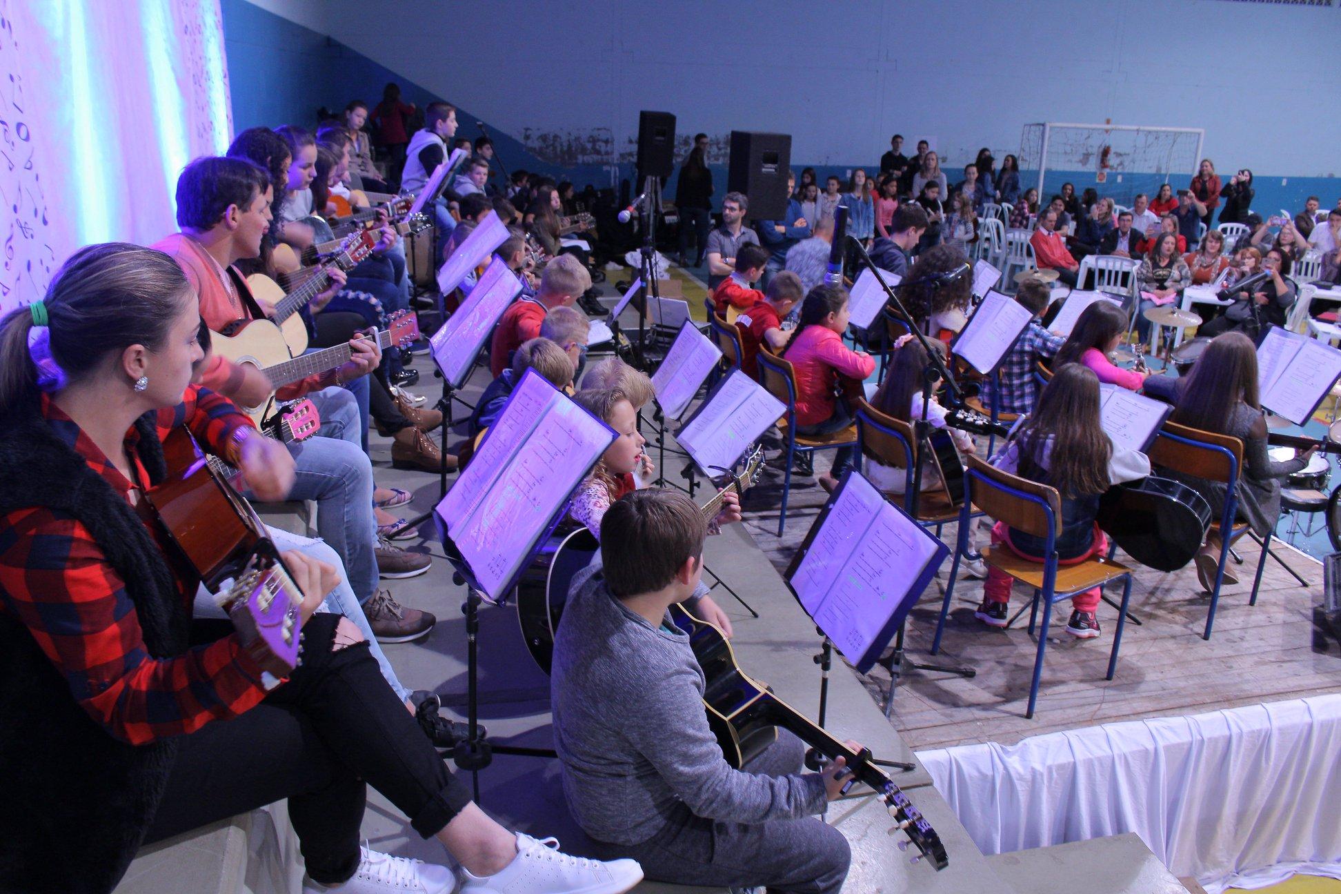 Escola de Música arrecada mais de R$ 4 mil com Canja Musical em Vidal Ramos