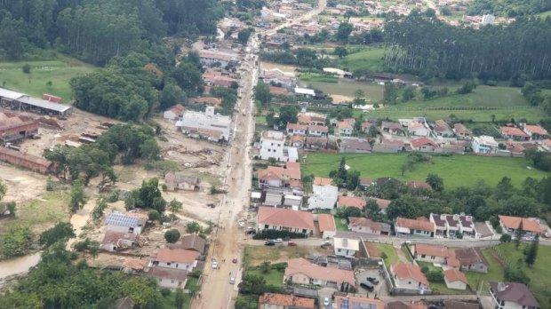 Governo do Estado lança programa de crédito para empresas atingidas por enxurrada no Alto Vale do Itajaí 