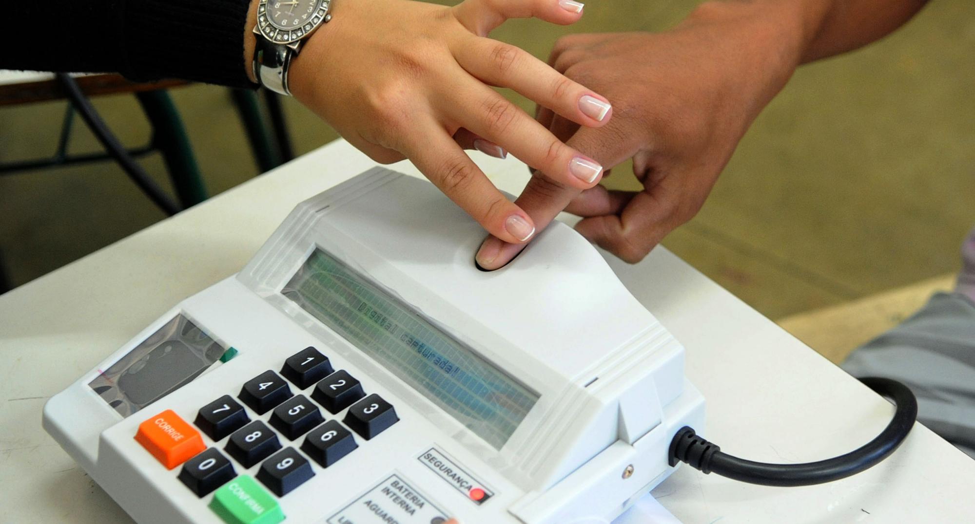 Identificação biométrica atrasa final das votações em Alfredo Wagner