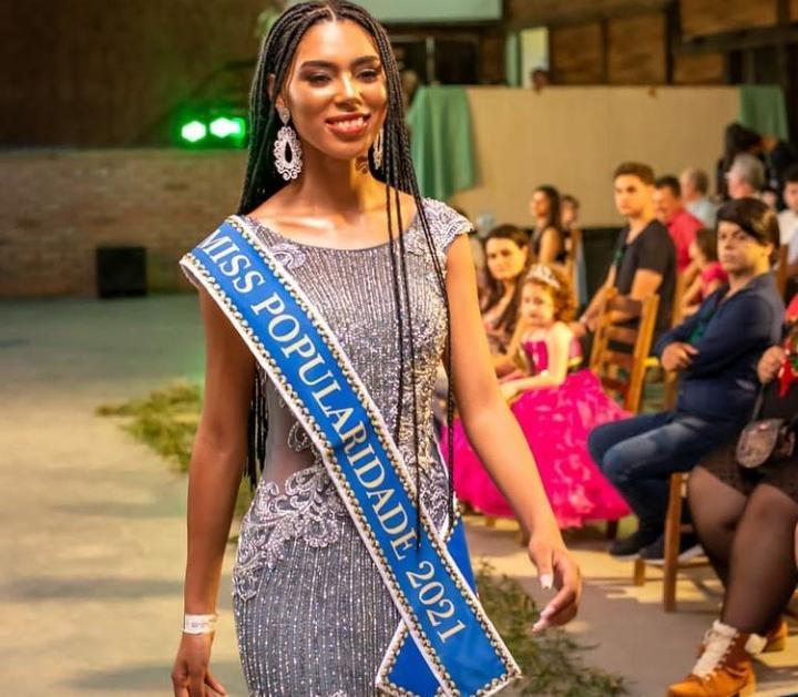Ituporanguense Samara Costa vence concurso Miss Unificado Versões Santa Catarina