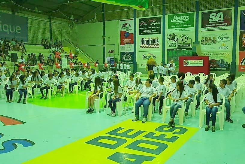 Mais de 100 alunos participam da formatura do Proerd em Ituporanga