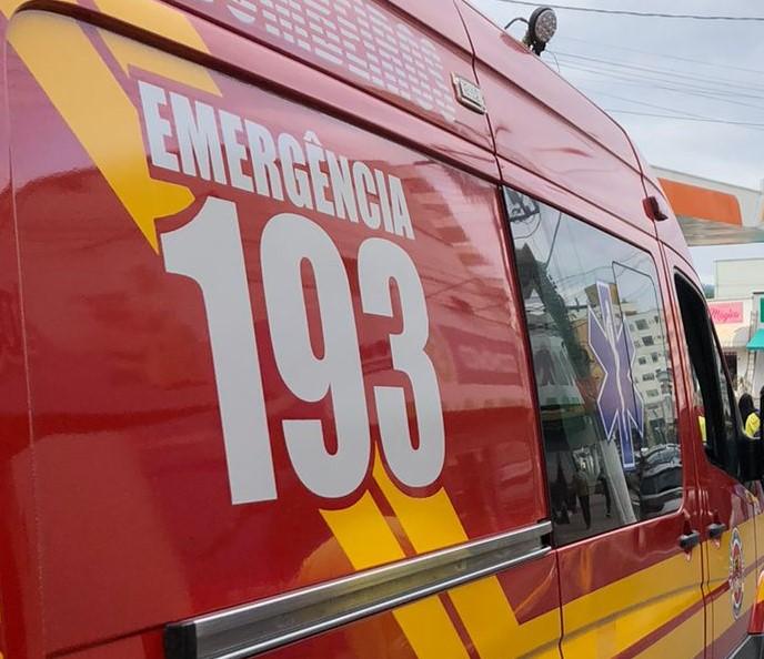 Motociclista fica gravemente ferido após colidir em caminhonete em Petrolândia