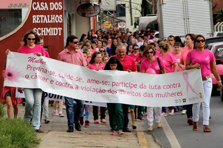 Associação de Apoio aos Portadores de Câncer de Ituporanga promove ações alusivas ao Outubro Rosa 