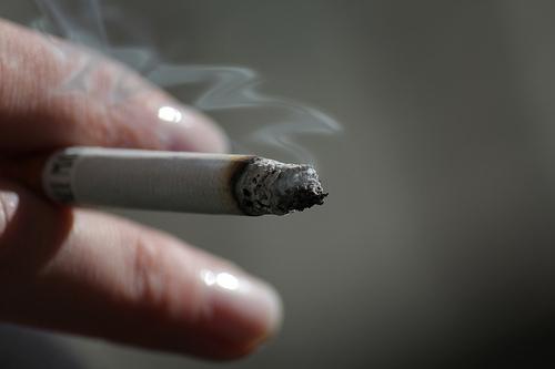 Associação Internacional do Tabaco trata sobre consumo mundial do fumo e políticas públicas contra o tabagismo