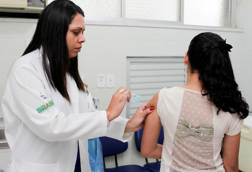 Cerca de 5 mil meninas devem receber a segunda dose da vacina contra o HPV no Alto Vale