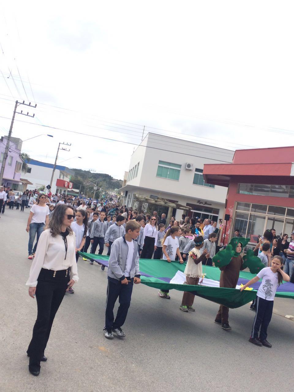 Com desfile cívico e rodeio crioulo interestadual Imbuia comemora 54 anos de emancipação político-administrativa