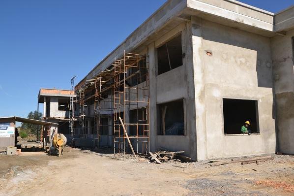Com metade das obras concluídas administração de Imbuia já busca a viabilidade para adquirir mobília para a nova escola municipal