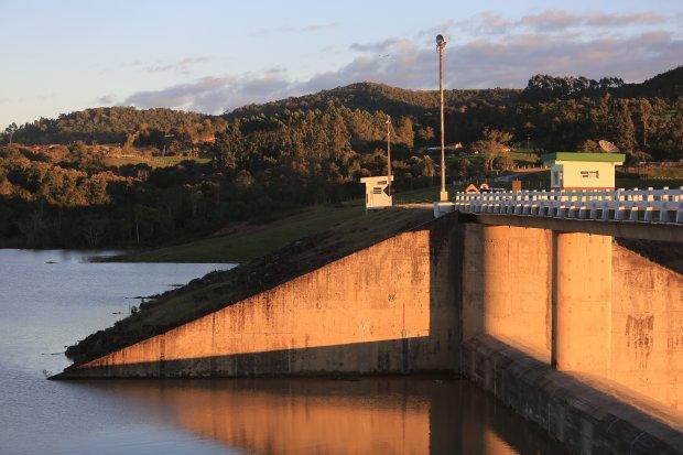 Defesa Civil faz analise da água reservada na Barragem Sul, em Ituporanga