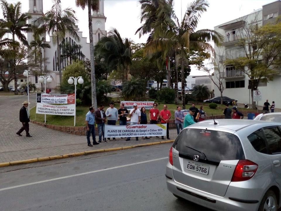Funcionários da Cidasc e Epagri fazem mobilização em Ituporanga e pedem reajuste salarial