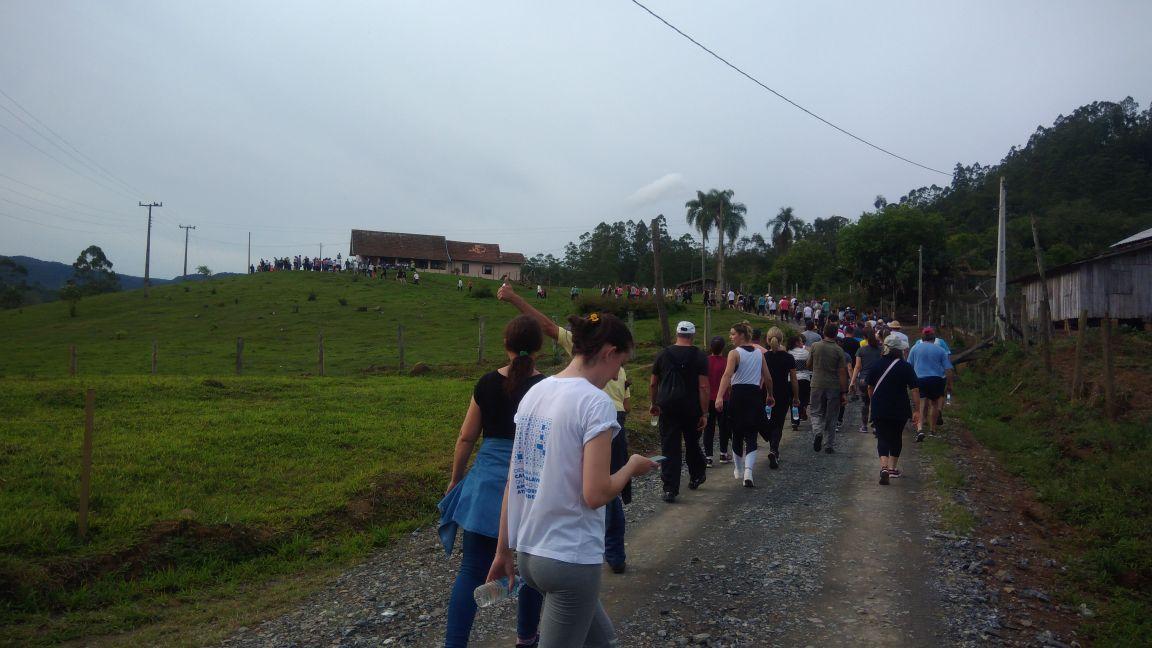 Mais de 700 pessoas participam da caminhada Eco-Musical em Vidal Ramos