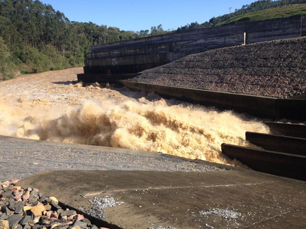 Manobras nas barragens têm reduzido prejuízos com as fortes chuvas no Alto Vale 