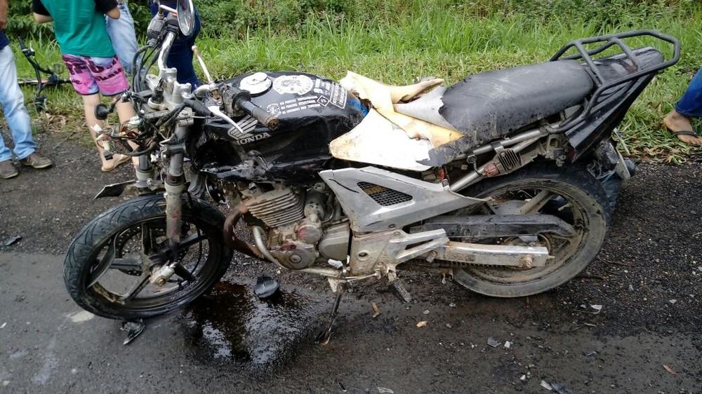 Motociclista morre após bater de frente com caminhão na BR-470 em Rio do Sul