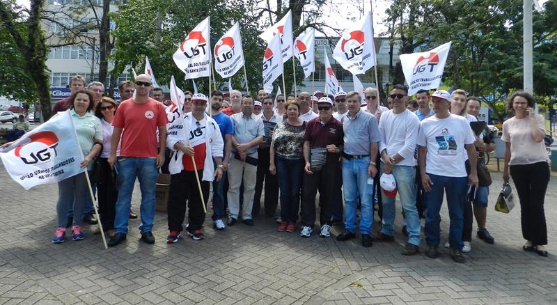 Movimento sindical reforça campanha salarial dos trabalhadores têxteis 