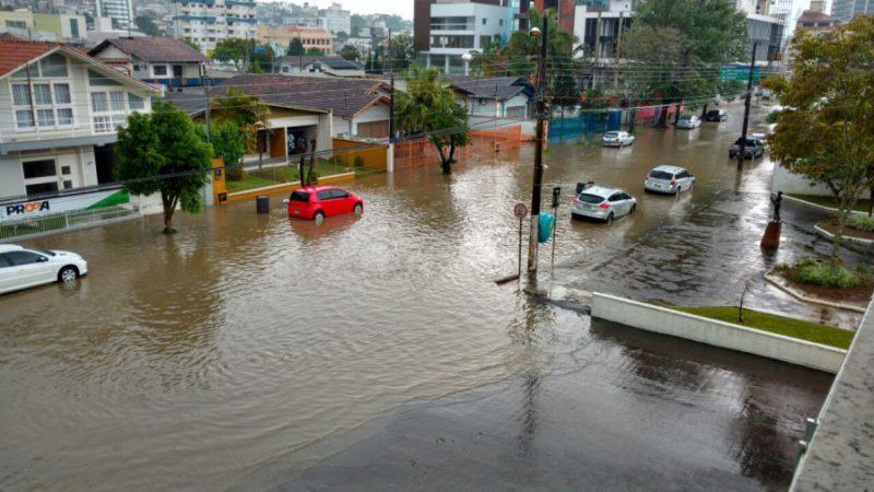 Nível elevado do rio já preocupa Defesa Civil de Rio do Sul