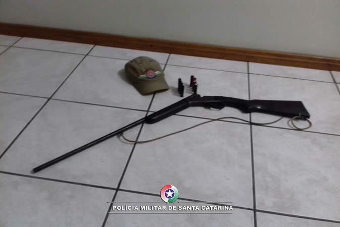 Polícia Militar apreende arma de fogo em ocorrência de violência doméstica em Leoberto Leal