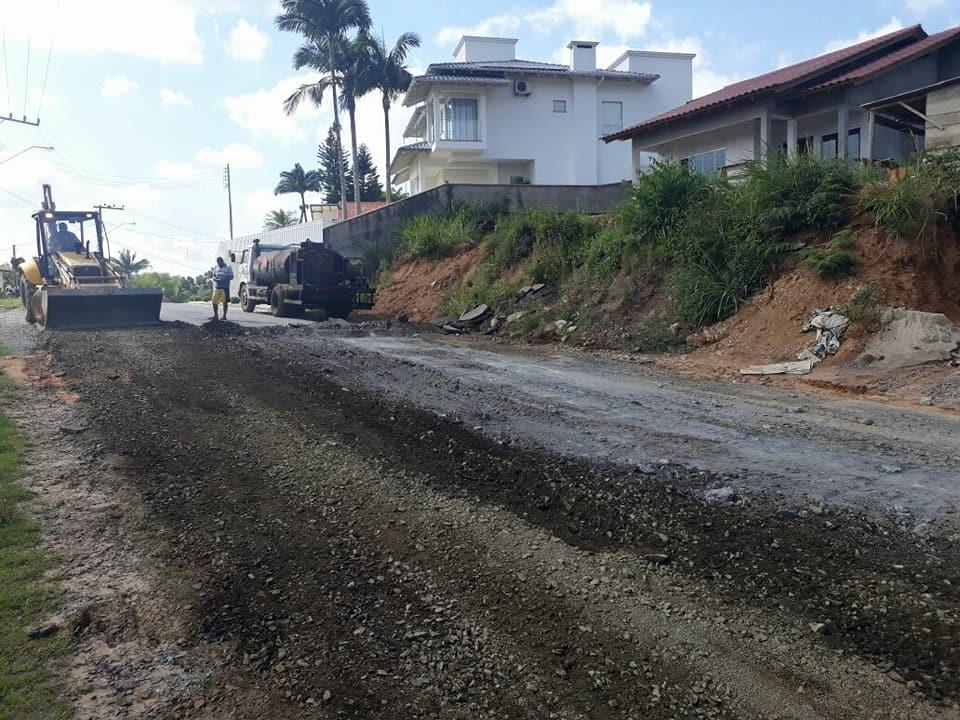 Ruas asfaltadas recebem operação tapa-buracos em Ituporanga