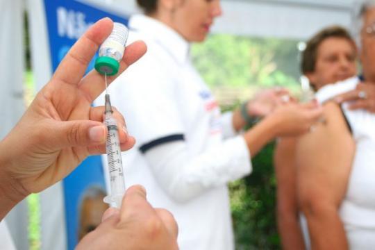 Dia 'D' de vacinação contra a gripe é realizado neste sábado