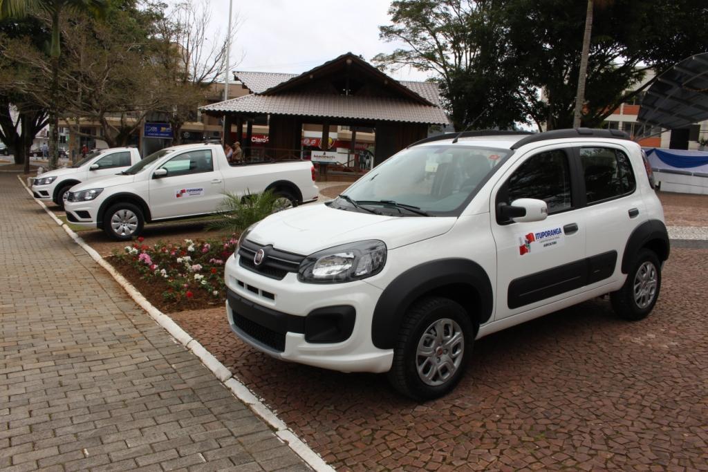 Veículos novos complementam frota de três secretarias em Ituporanga 