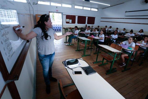Nova remuneração mínima para o magistério estadual começa a ser paga em Santa Catarina