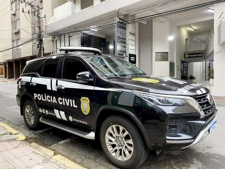Operação contra o tráfico de drogas prende presidente do Sindicato de Policiais Civis de Santa Catarina