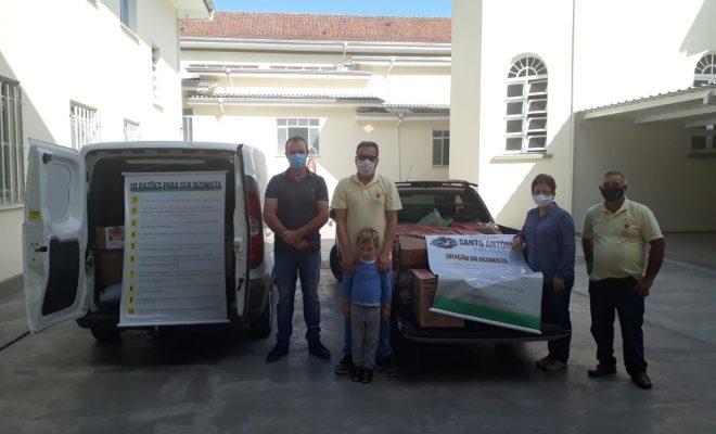 Paróquia Santo Antônio de Imbuia faz doação de quase uma tonelada de alimentos para o Hospital Bom Jesus