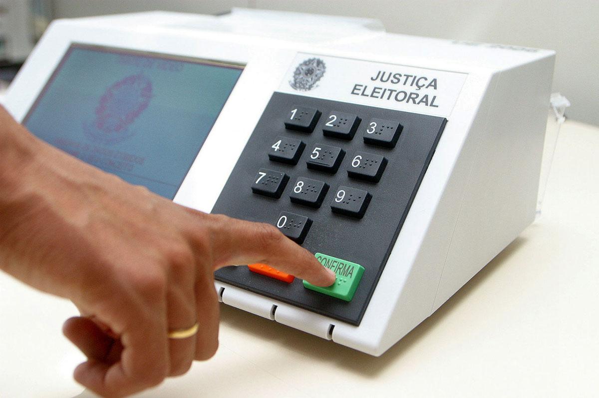 Pesquisa Datafolha para presidente: Bolsonaro tem 39% e Haddad, 25% dos votos válidos