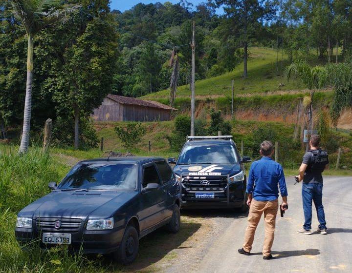 Polícia Civil recupera carro que foi levado em assalto em Rio do Sul