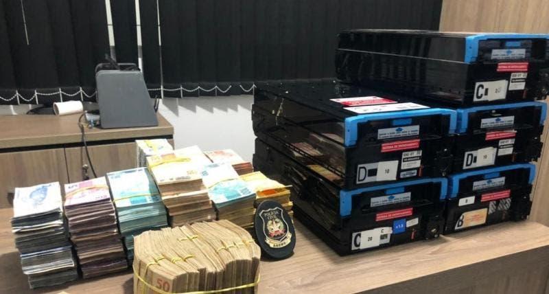 Polícia recupera R$ 208 mil e cinco caixas com dinheiro levado de assalto em Apiúna