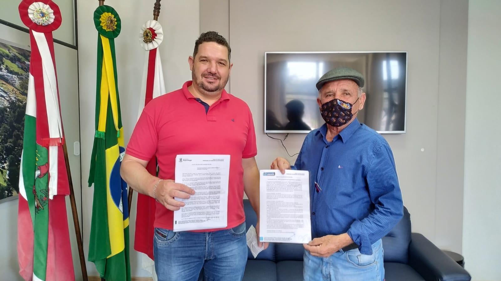 Prefeitos de Ituporanga e Aurora firmam convênio de cooperação e legalizam utilização de maquinários fora da extensão territorial