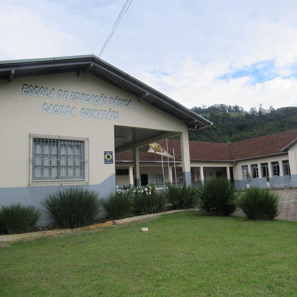 Problemas na estrutura da Escola Cacilda Guimarães de Vidal Ramos preocupa pais e alunos 