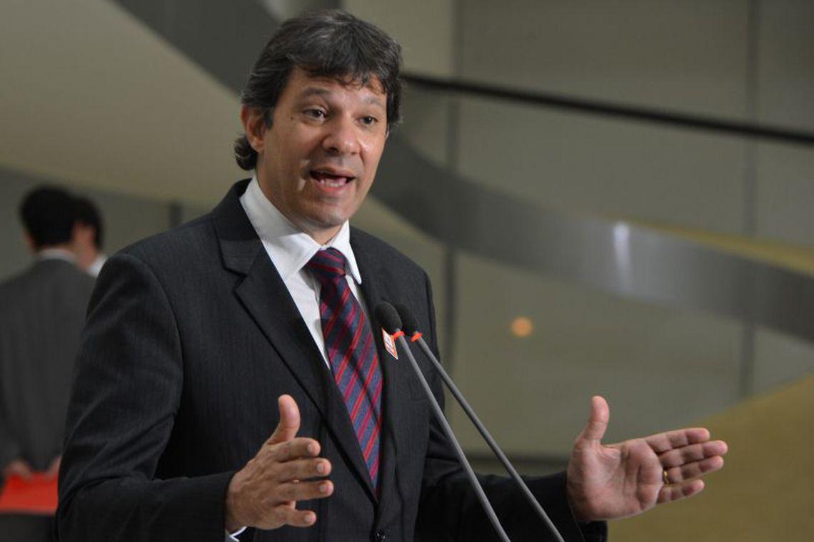PT indica Haddad no lugar de Lula na disputa presidencial