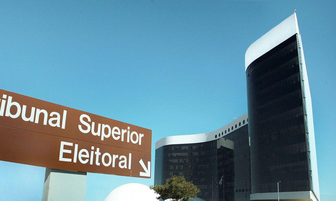 TSE decide recalcular divisão do Fundo Eleitoral entre partidos