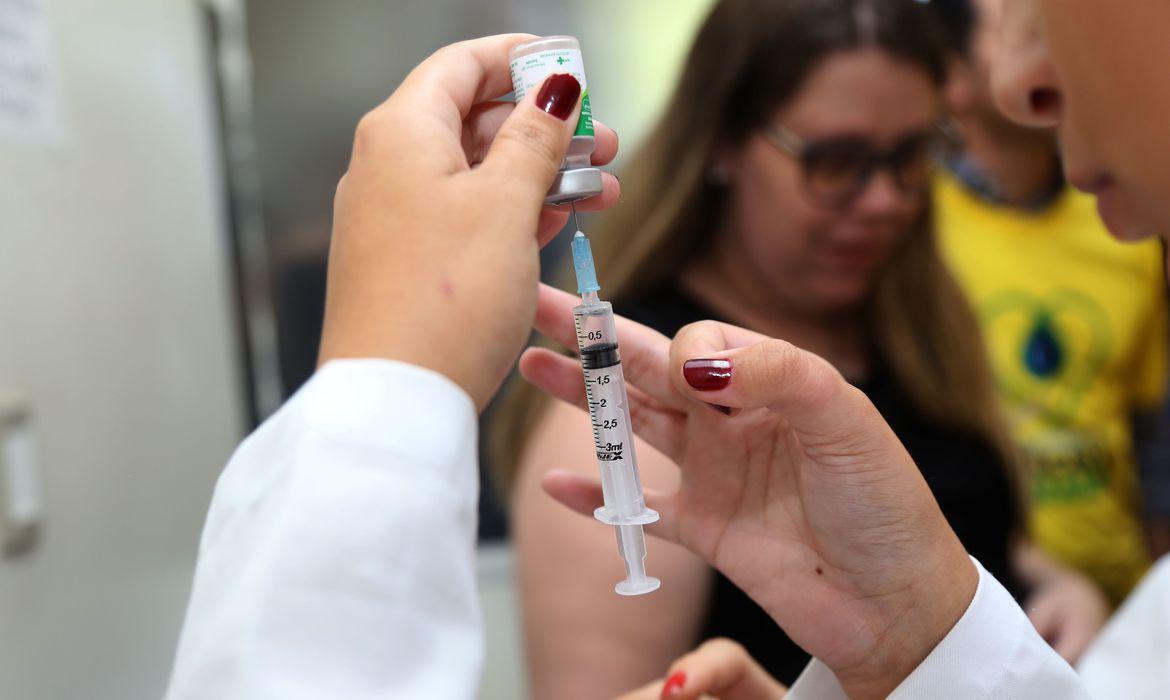Vacinação contra e gripe é prorrogada para público de todas as fases da campanha