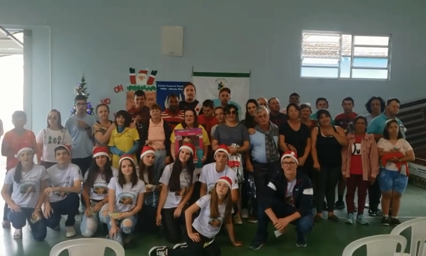 Vereadores de Alfredo Wagner participam do Natal Solidário da Apae