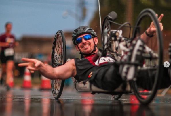 “A cadeira de rodas me dá liberdade de ir e vir”, afirma atleta de hand bike do Alto Vale