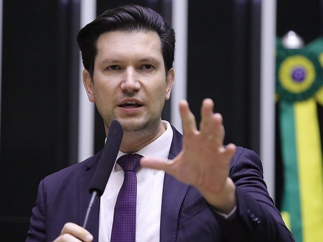 “Coveiro dos maus projetos”, Gilson Marques lança candidatura à reeleição como deputado federal pelo Novo